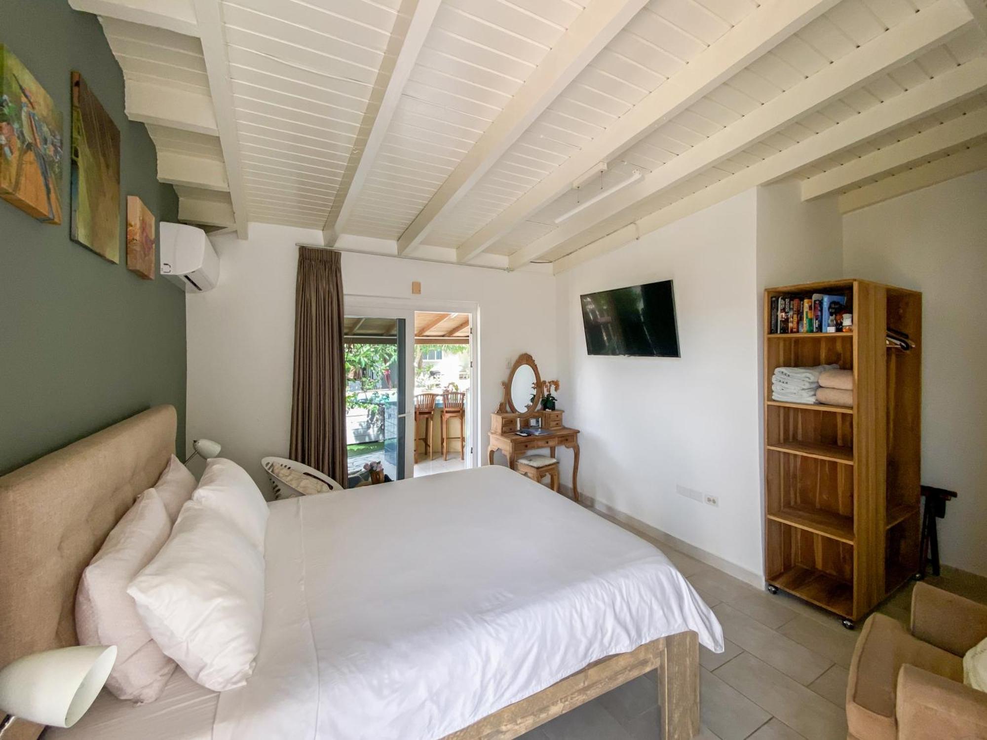 Casalina Garden 2 Blocks To Palm Beach & Kitesurfing School Room photo